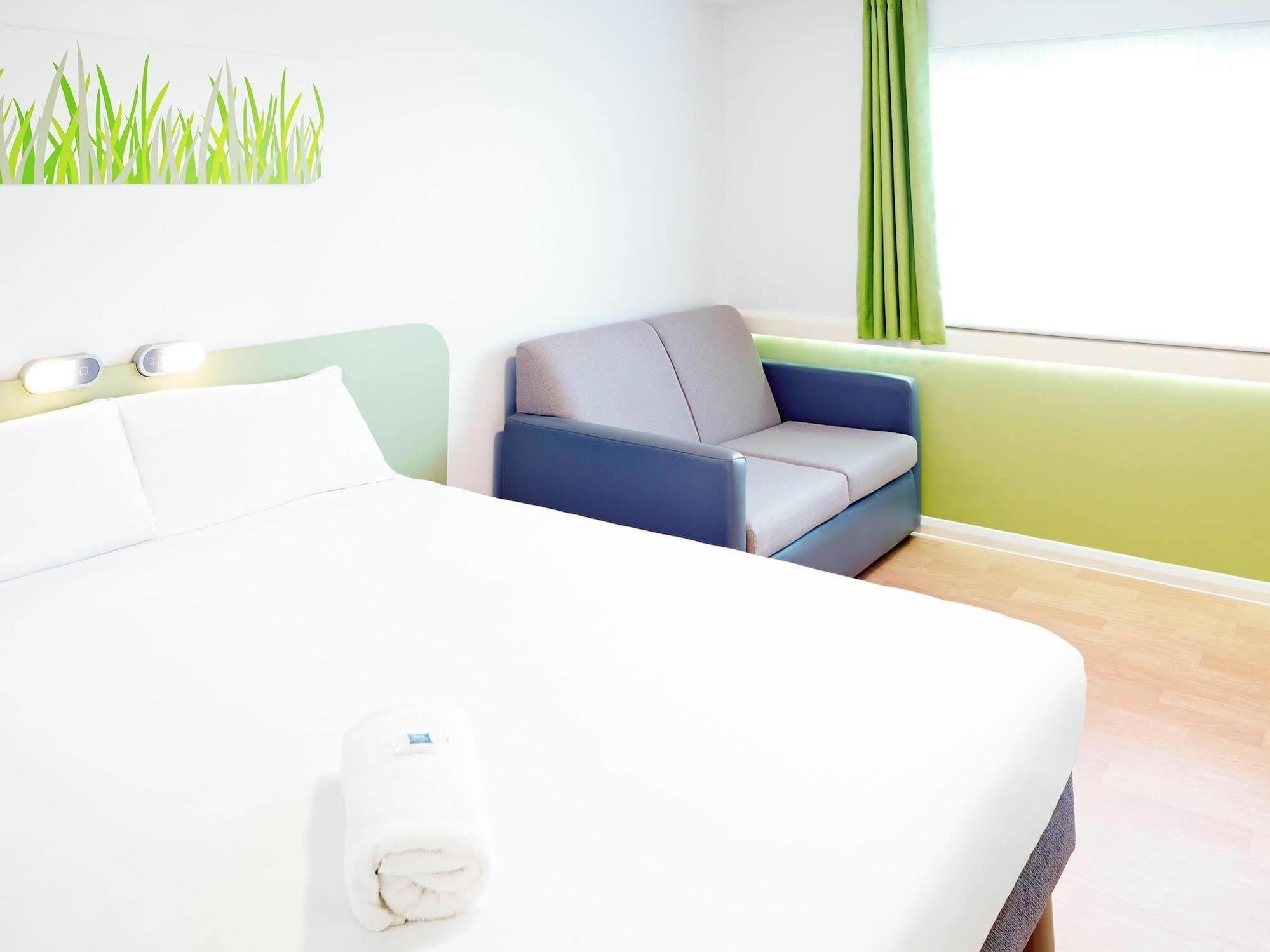 Ibis Budget Натсфорд Экстерьер фото