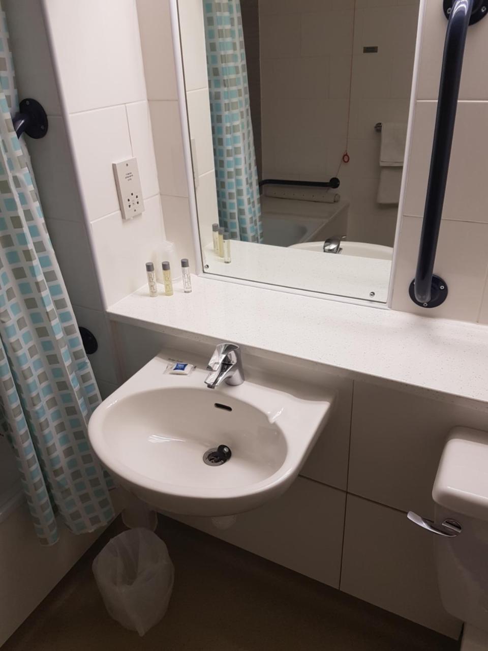 Ibis Budget Натсфорд Экстерьер фото